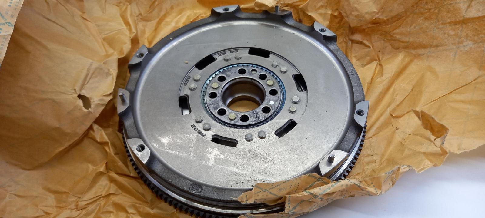 Original OE MERCEDES-BENZ Schwungrad A6020302305