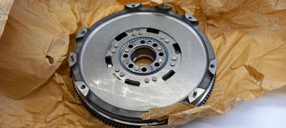 Original OE MERCEDES-BENZ Schwungrad A6020302305