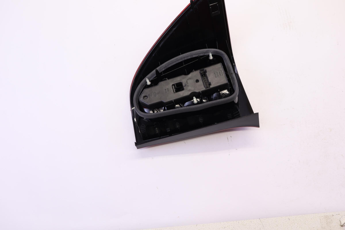 Original OE MERCEDES-BENZ Heckleuchte Streuscheibe A2028203964