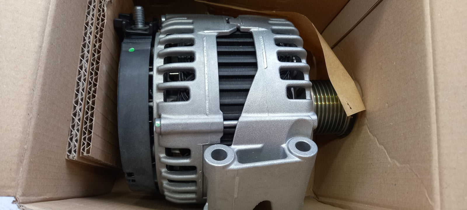 Original MERCEDES-BENZ GL ML S R-Klasse Lichtmaschine A013154090280