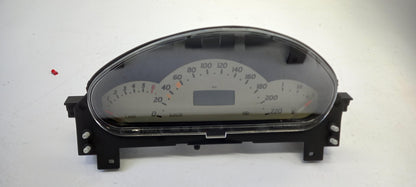 Original MERCEDES-BENZ A-klasse W168 Kombiinstrument A1685400647