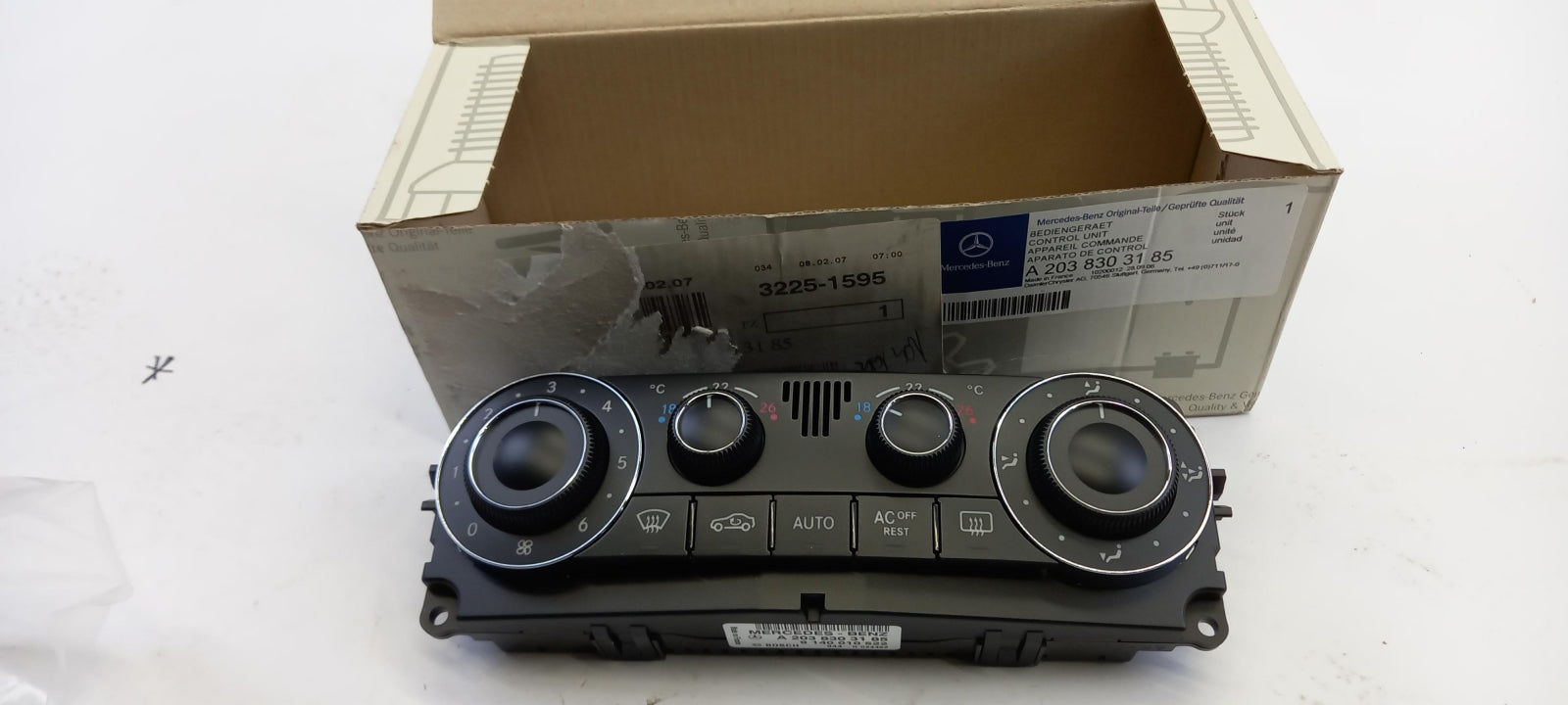 Original MERCEDES-BENZ C CLC CLK CL203 Heizungsbetätigung A2038303185