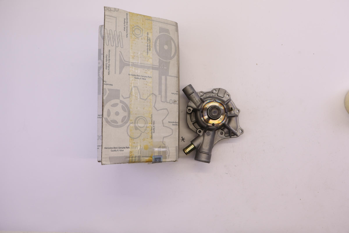 Original MERCEDES-BENZ W202 W203 W210 C203 C208 R170 Wasserpumpe A1112004201