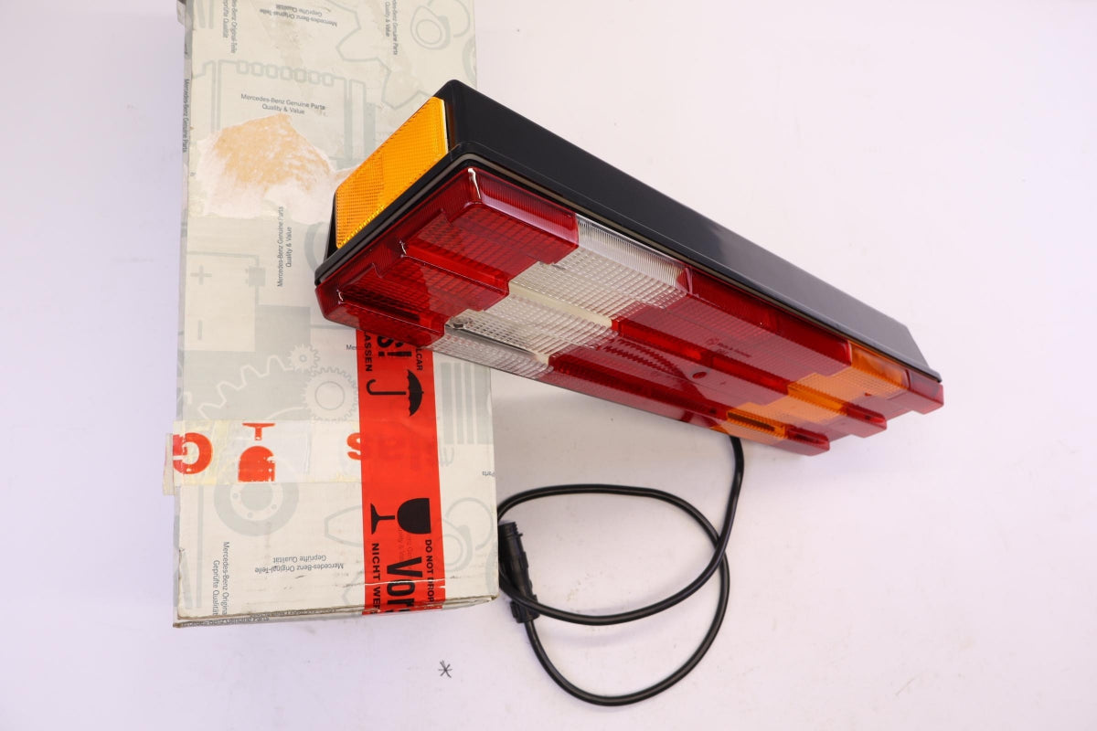 Original OE MERCEDES-BENZ Heckleuchte A0015402970