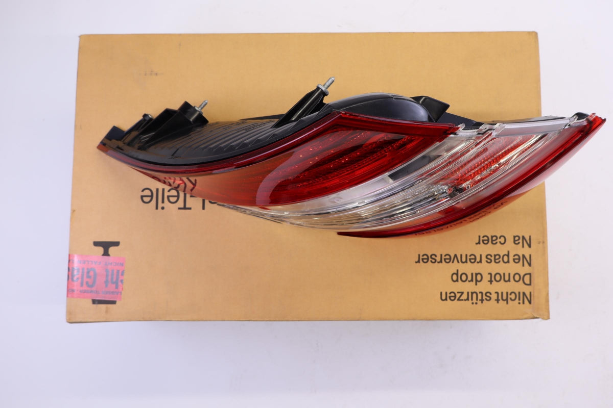 Original OE MERCEDES-BENZ Heckleuchte A2218200366