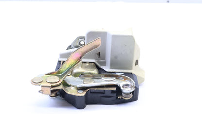 Original MERCEDES-BENZ 190 (W201) Türschloss links A2017300935