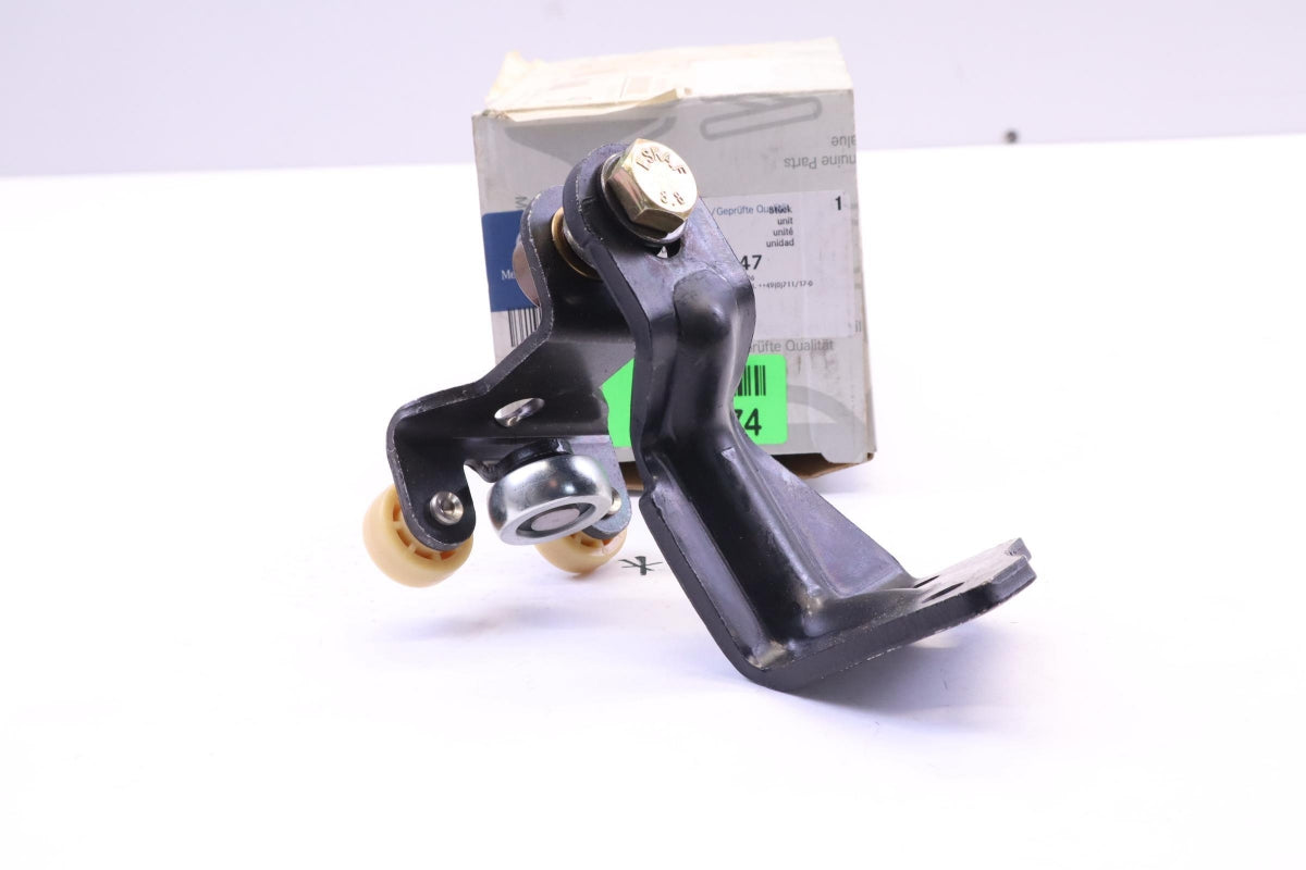 Original OE MERCEDES-BENZ Schiebetür Rollenführung A6317600747