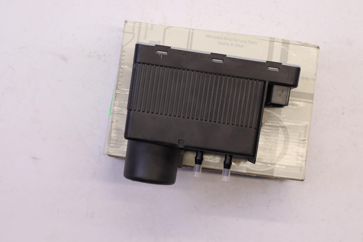 Original MERCEDES-BENZ C-Klasse W202 Pumpe Zentralverriegelung A2028001548