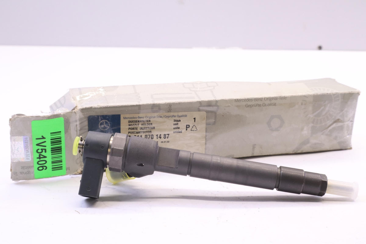 Original OE MERCEDES-BENZ Injektor Düse A6110701487