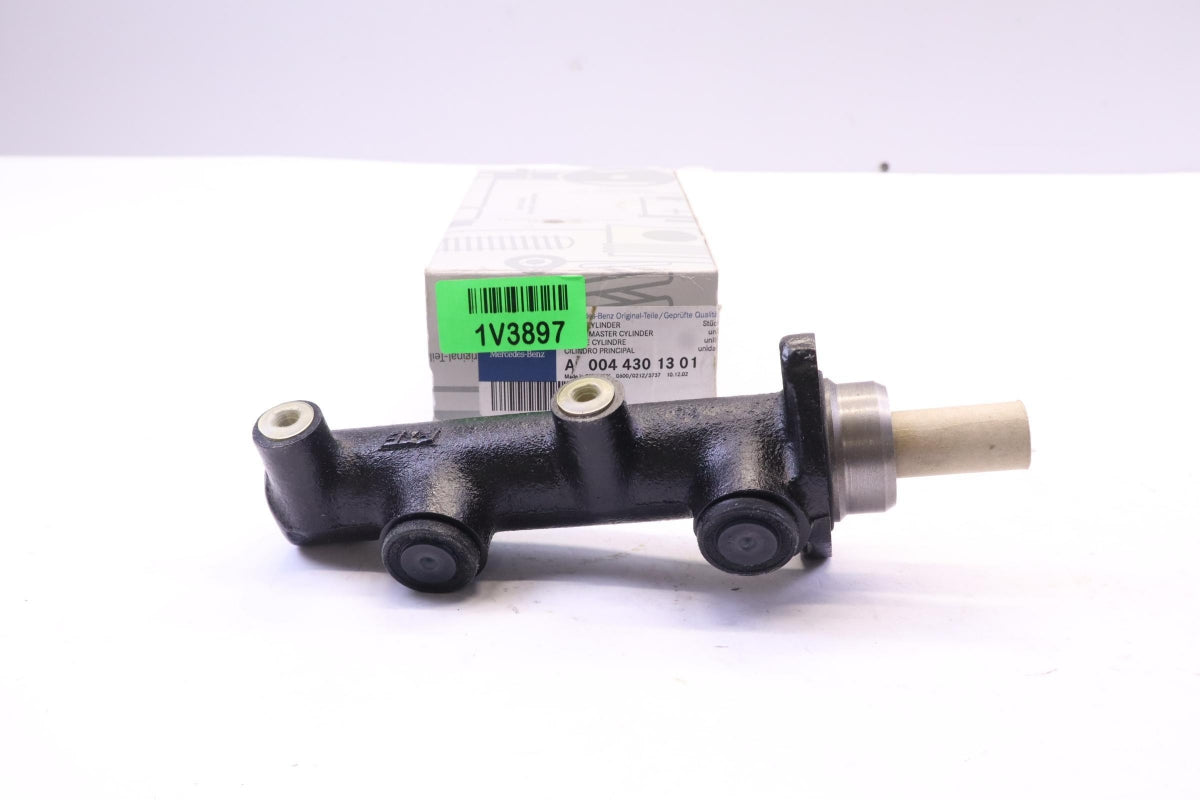Original MERCEDES-BENZ T1/TN 409D 410 407D Hauptbremszylinder A0044301301