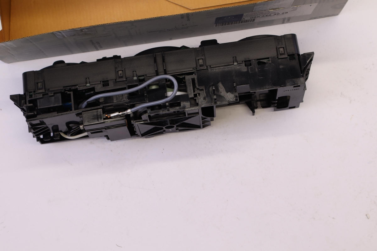 Original MERCEDES-BENZ W638 Sprinter W901-905 Heizungsbetätigung A0004463028