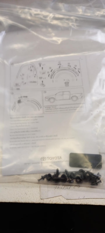 Original TOYOTA HILUX Revo Kotflügel Zierleistensatz Edelstahl PC4030K00J
