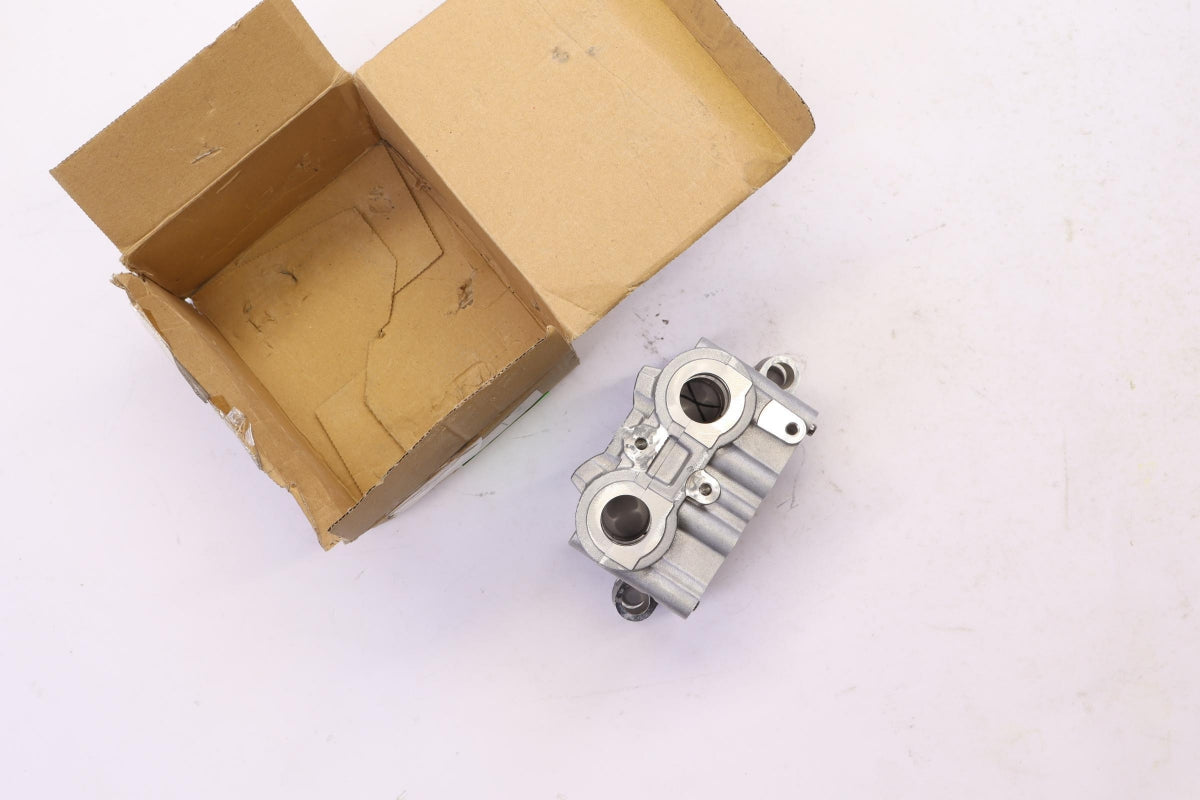 Original BMW A73 K21-K23 K25-K27 K32 K33 Nockenwellenlagerbock links 11337708465