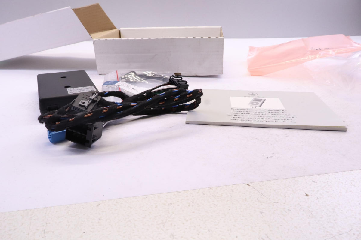 Original MERCEDES-BENZ iPod Interface Kit für Audio 5 B67824214