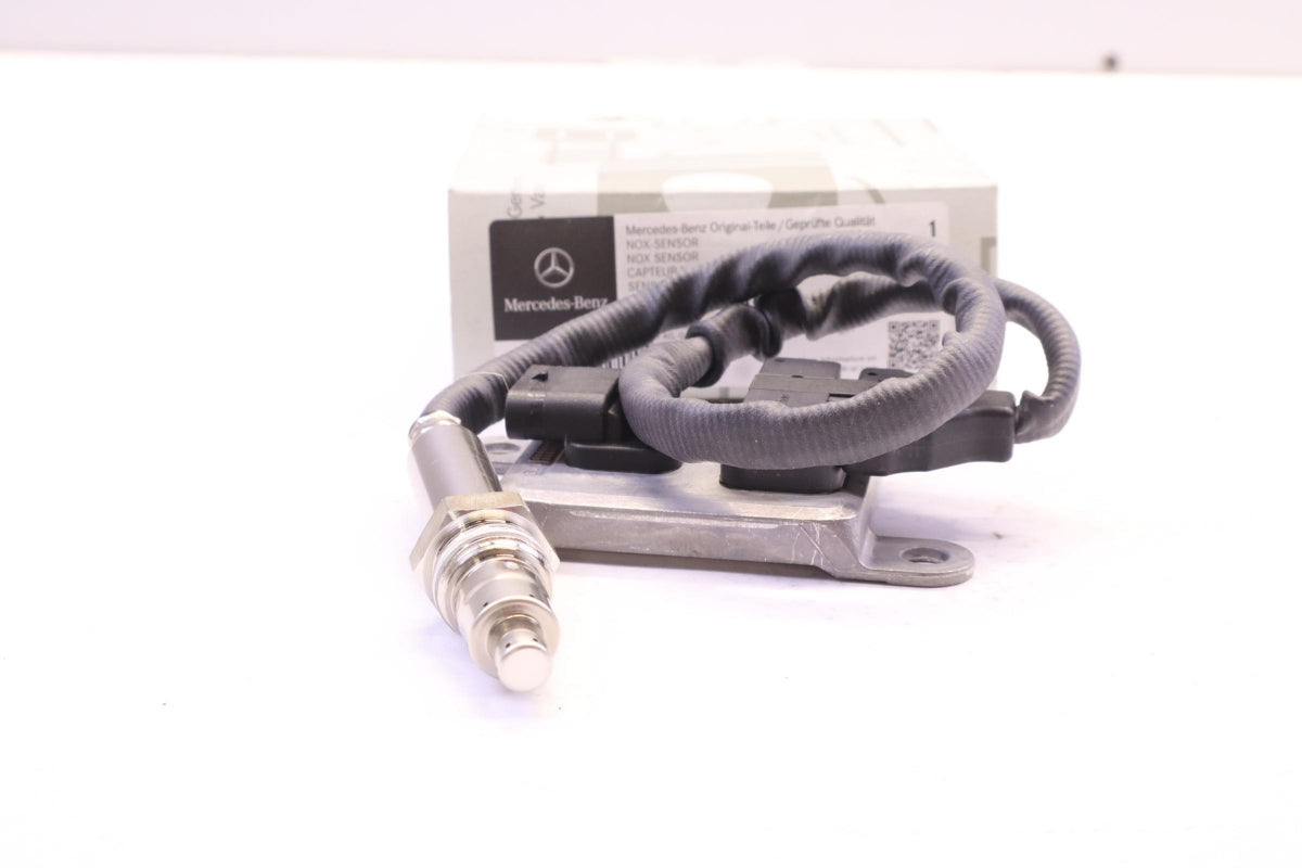Original MERCEDES-BENZ C218 W212 X218 C207 W204 NOx-Sensor A0009052210