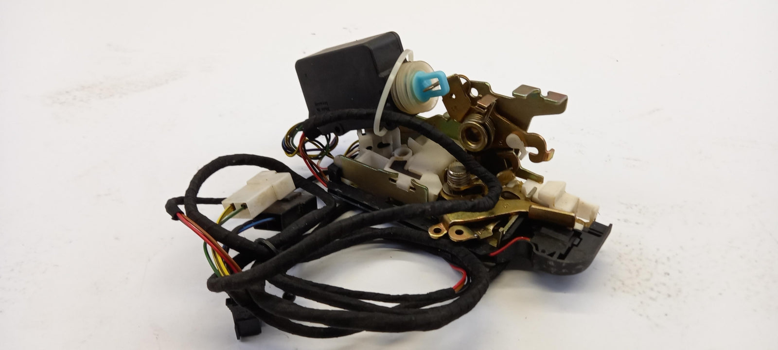 Original MERCEDES-BENZ W638 W901-905 Türschloss vorne links A6387200135