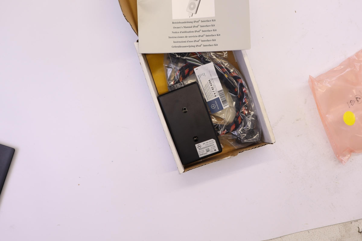 Original MERCEDES-BENZ iPod Interface Kit  B67824254