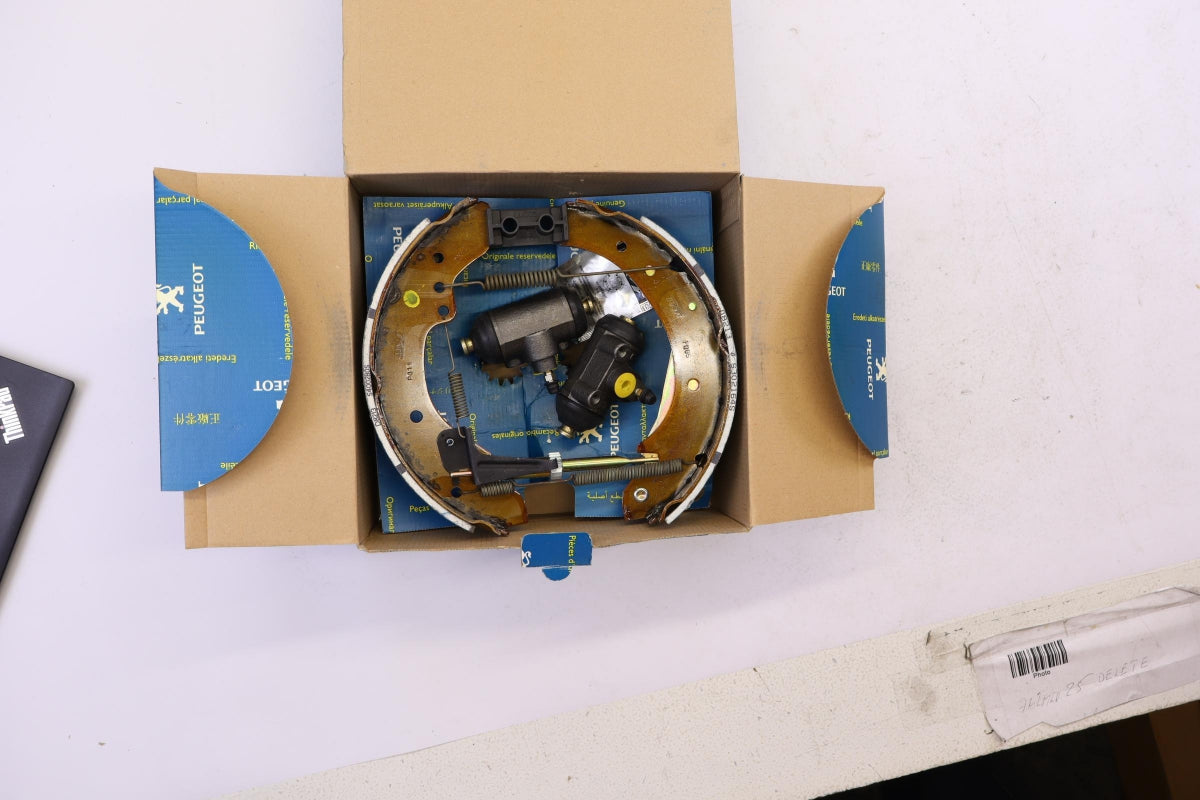 Original PEUGEOT J5 Bremsbackensatz 42417K