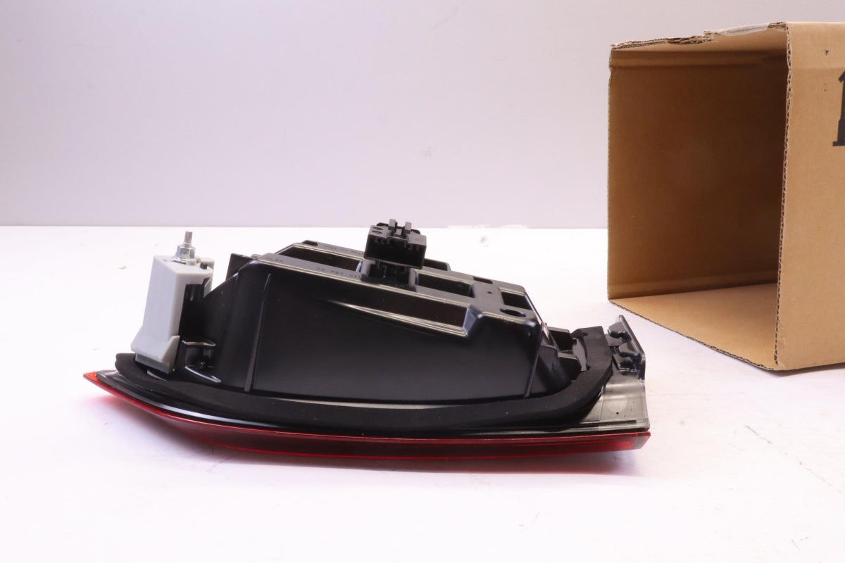 Original OE BMW Heckleuchte 63217477717