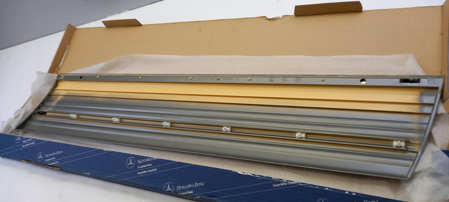 Original MERCEDES-BENZ S W126 Tür Zierleiste unten vorne links A12669023407175