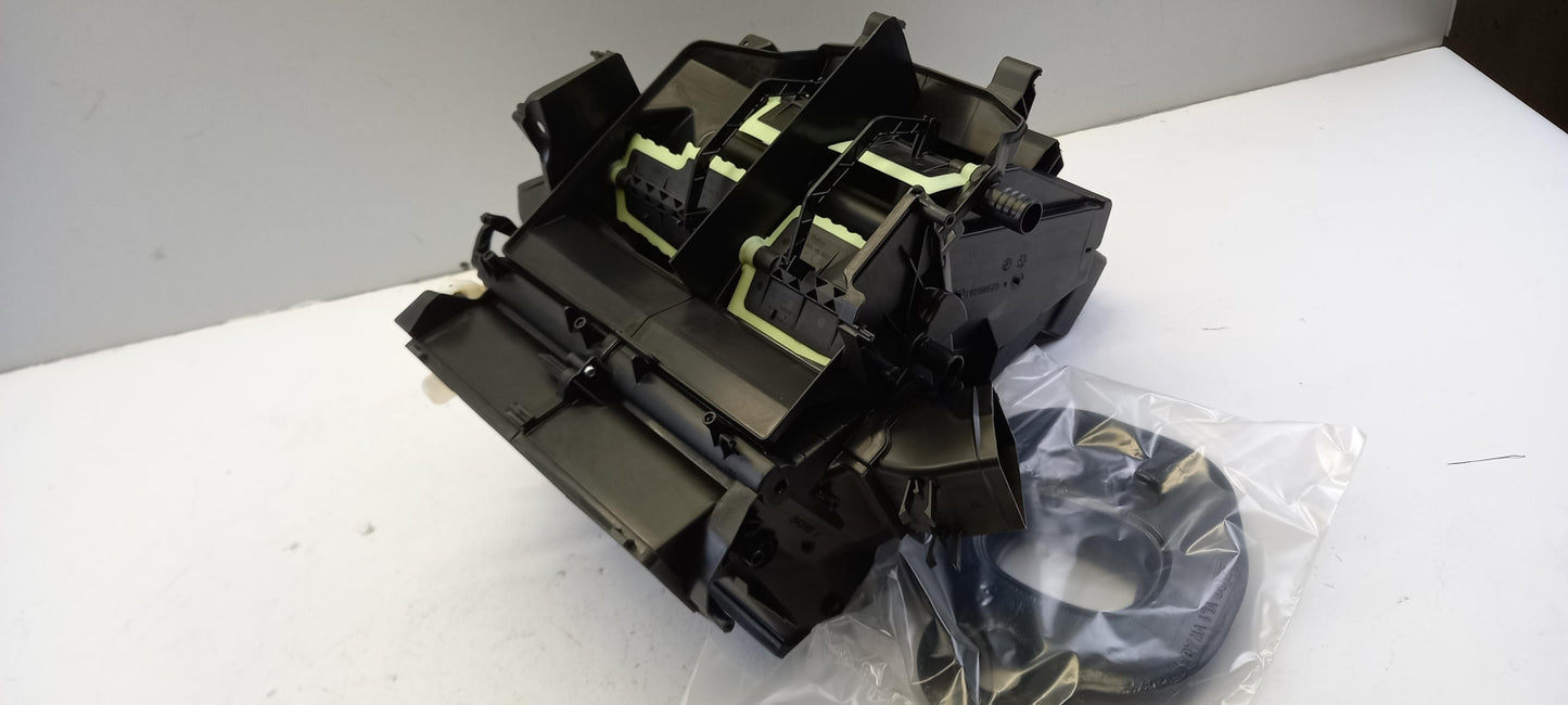 Original AUDI A3 Q2 Q3 VW Golf  T-Roc Tiguan SKODA Karoq Heizgehäuse 5Q1820353J