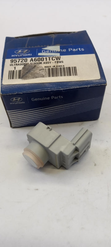 Original HYUNDAI I30 (A6) 2012-2015 Parksensor 95720A6001TCW