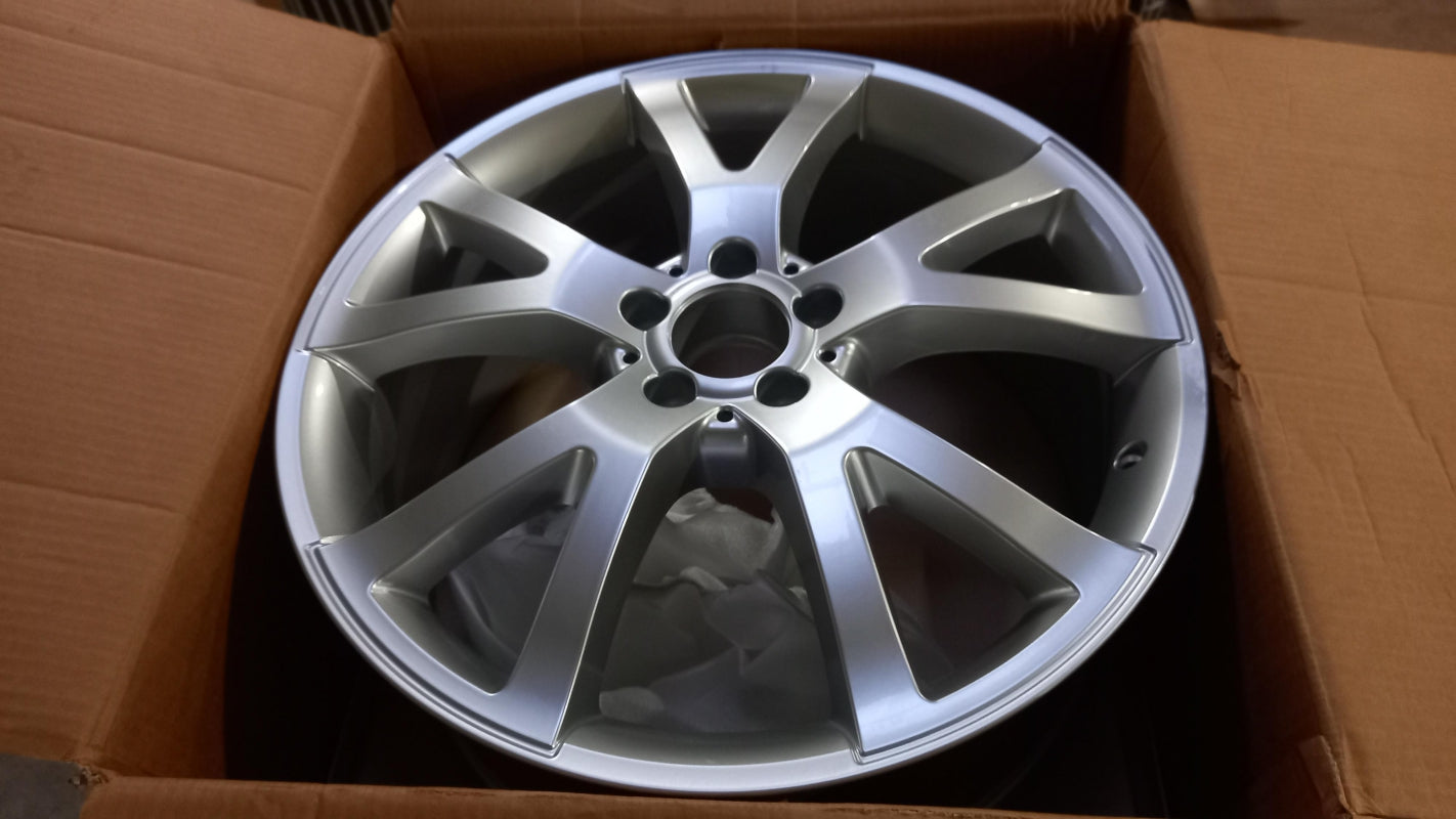Original MERCEDES-BENZ R-klasse W251 Alanz Alufelge 8.5Jx20 ET61 B66474213