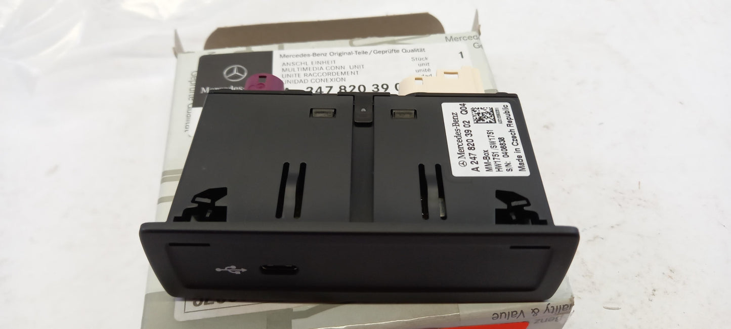 Original MERCEDES-BENZA E CLA GLA GLB USB/AUX Buchse A2478203902