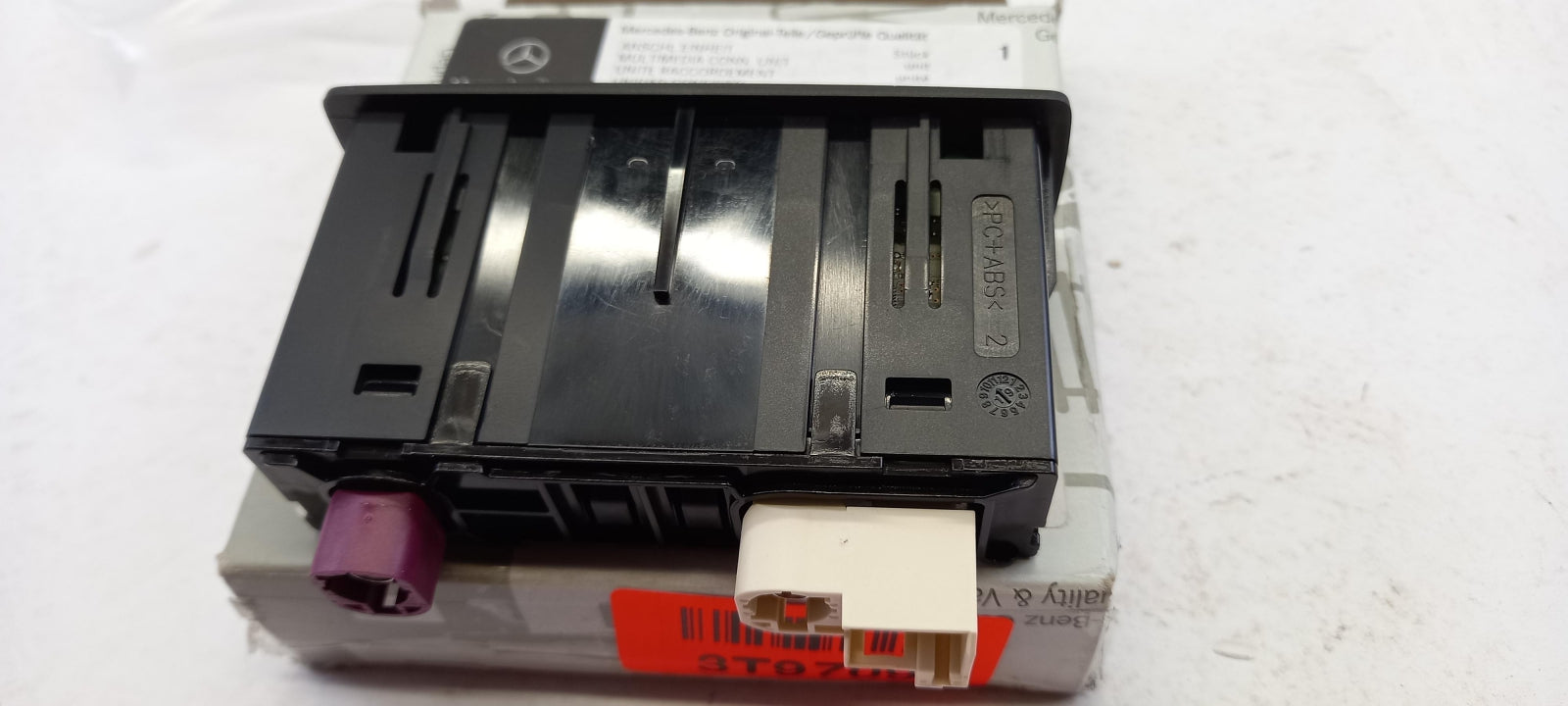 Original MERCEDES-BENZA E CLA GLA GLB USB/AUX Buchse A2478203902