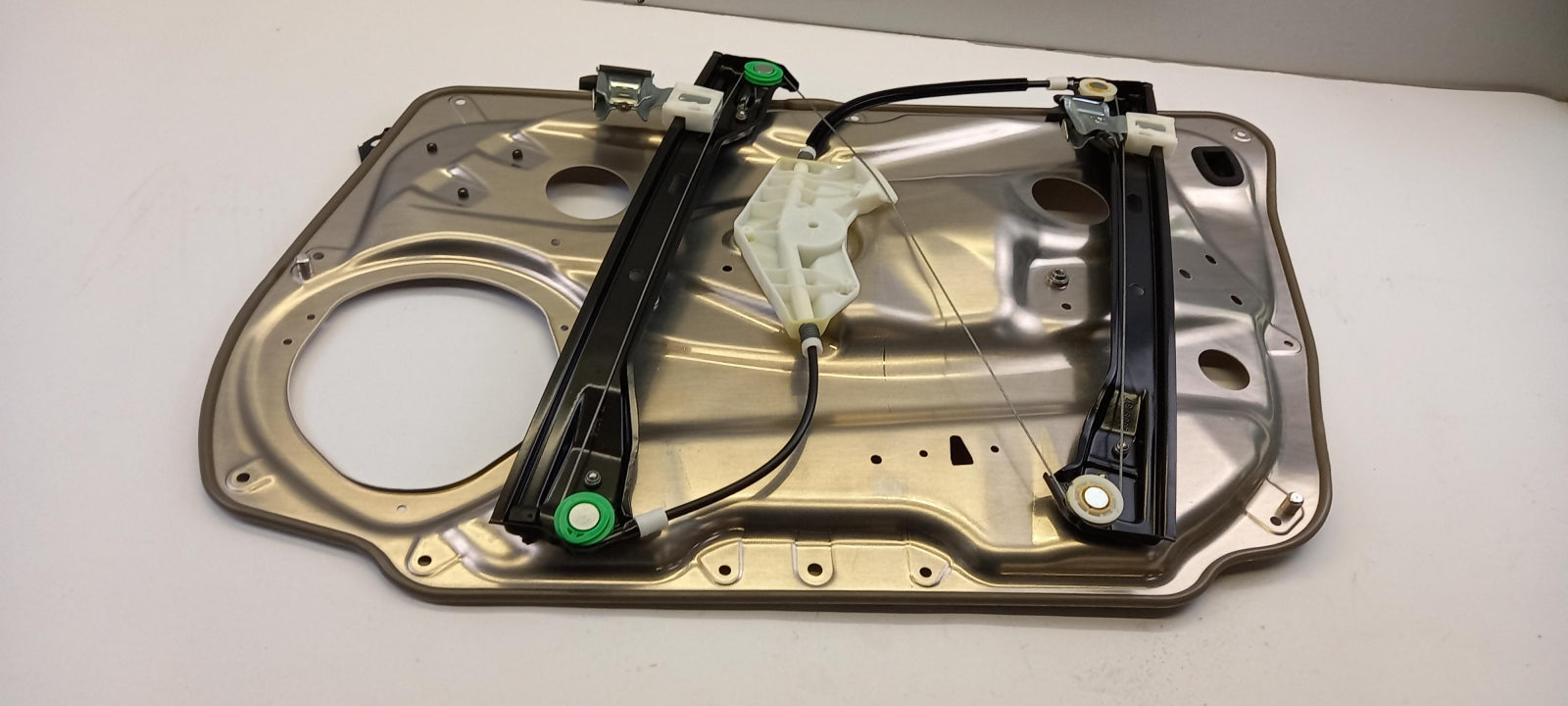 Original MERCEDES-BENZ C-klasse W204 Fensterheber vorne links A2047200579
