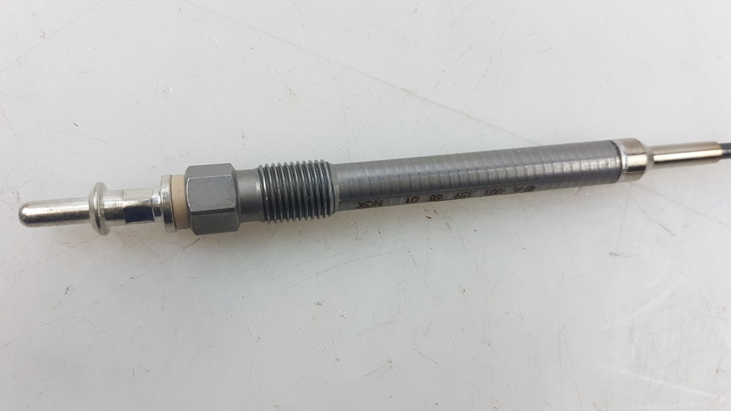 Original MERCEDES-BENZ C-klasse W204 E-klasse W211 Glühkerze A0011596801