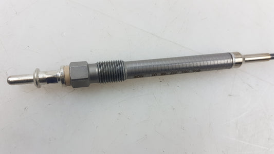 Original MERCEDES-BENZ C-klasse W204 E-klasse W211 Glühkerze A0011596801