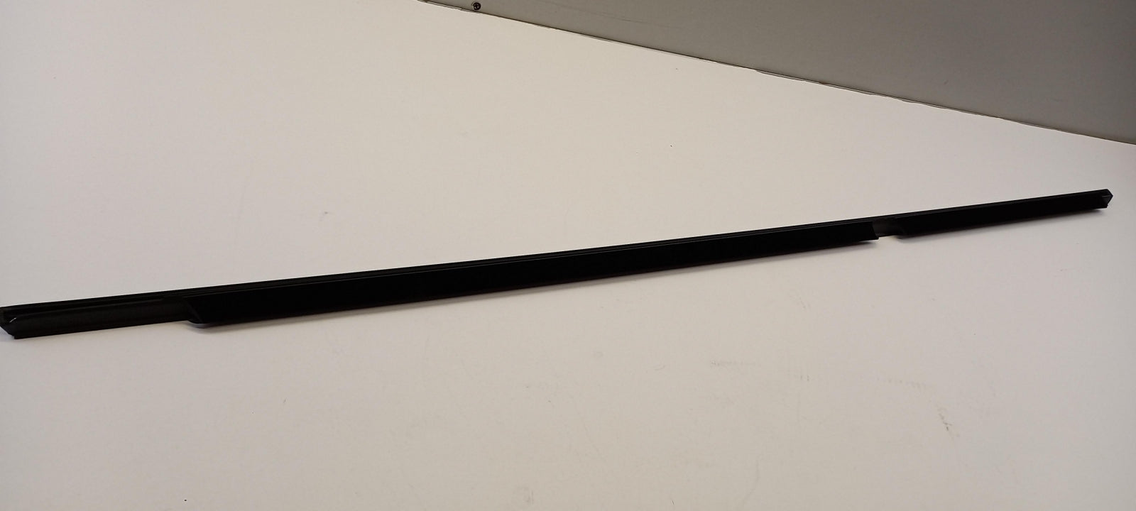 Original OE BMW Türscheiben Dichtung 51357258291