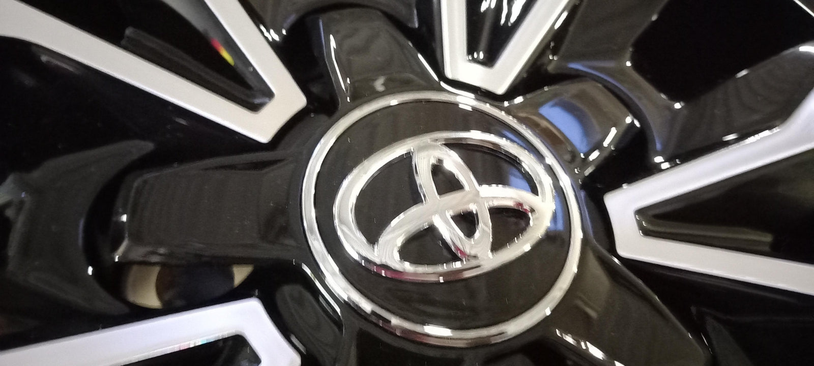 Original TOYOTA Corolla 2019- Alufelge 8Jx18 ET40 PW45702005MB