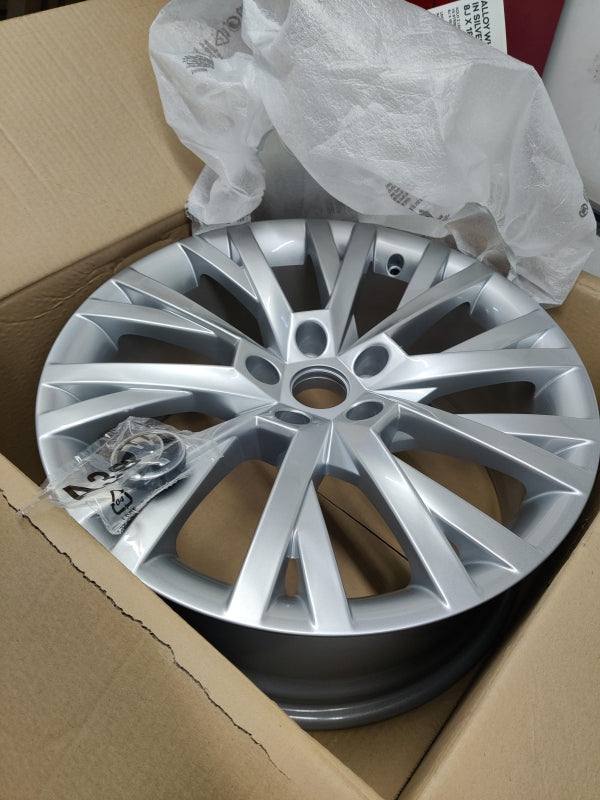 Original SKODA Superb 3V 15-24 Alufelge Antares 8Jx18 ET44 3V0071498J8Z8