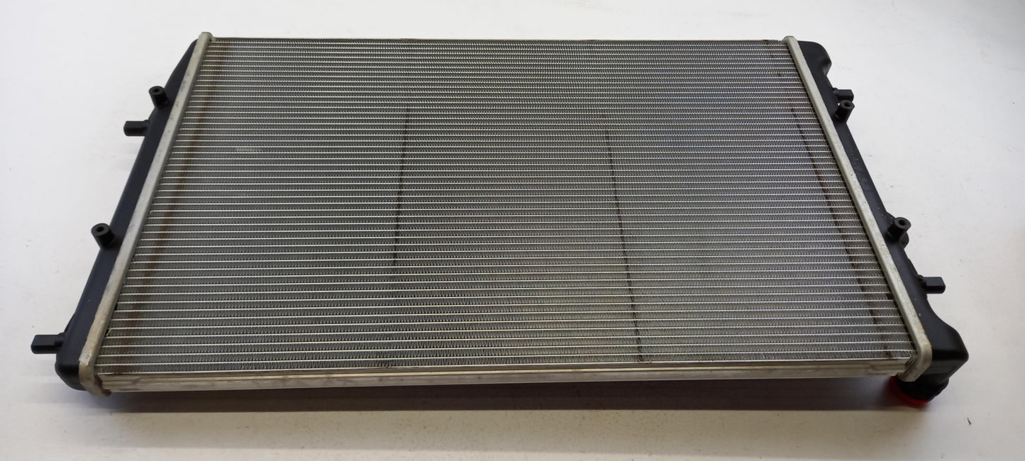 Original OE Volkswagen Wasserkühler 6Q0121253AD