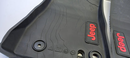 Original OE FIAT Fußmattensatz K82215202AE