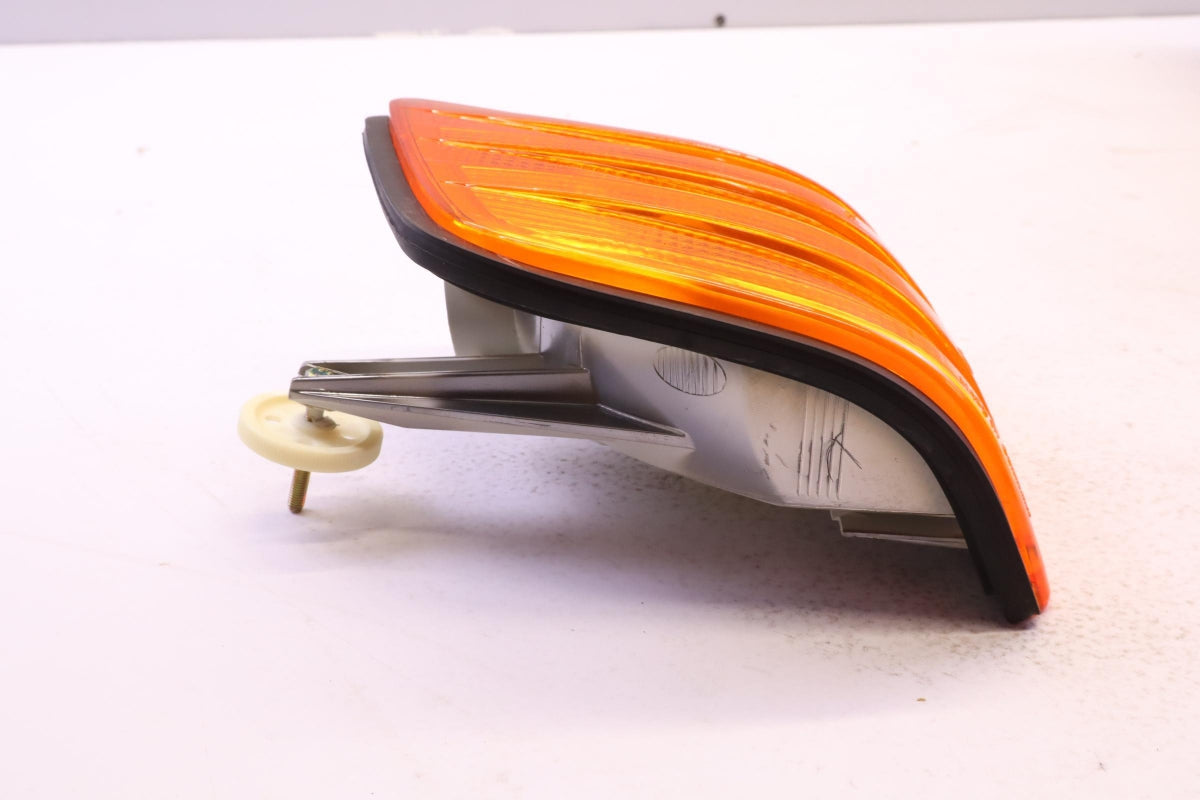 Original OE MERCEDES-BENZ Blinkleuchte A0008209321