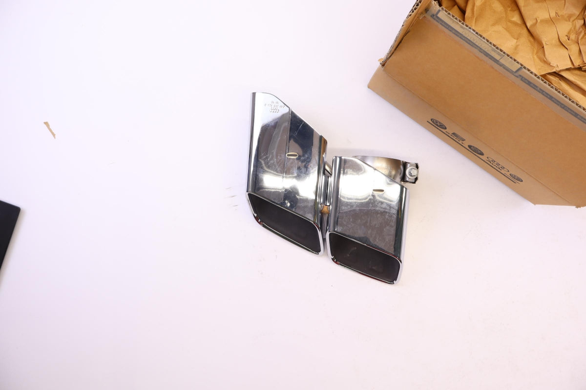 Original AUDI Q7 4M 2016- Blende für Auspuffendrohr rechts 4M0253826B