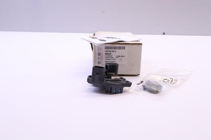 Original OE Volkswagen Generatorregler 059903803N