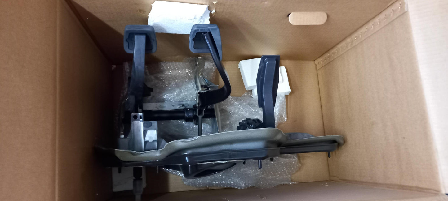 Original OPEL Signum Vectra-C Pedalwerk für Schaltgetriebe 24401376