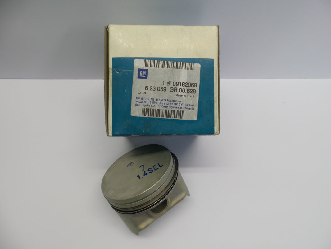 Original OPEL Corsa-B Tigra-A piston with piston pin and rings 9182069 