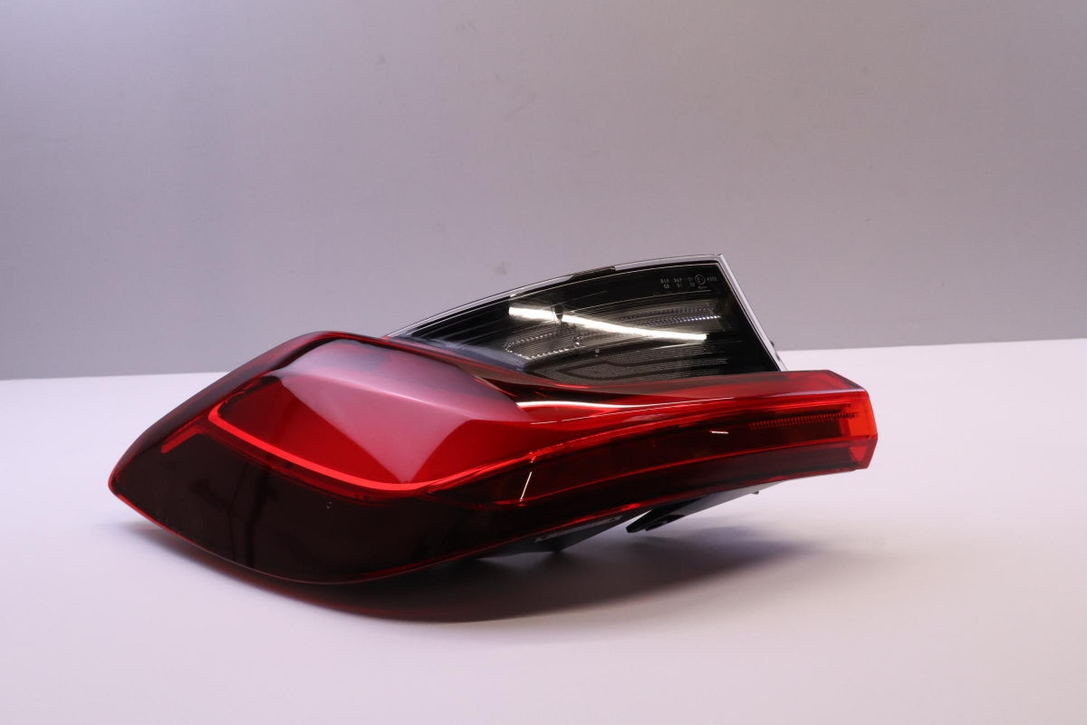 Original OE BMW Heckleuchte 63217442757