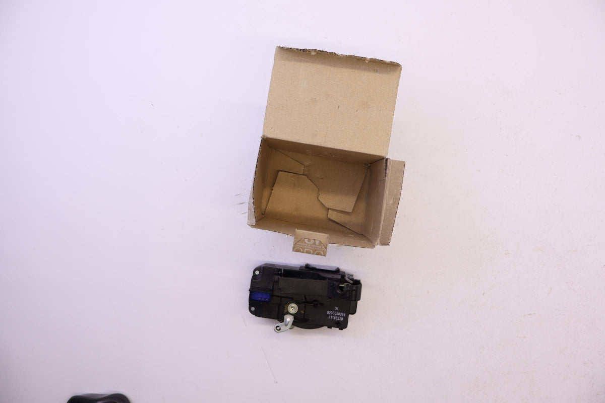 Original OE RENAULT Türschloss 8200008261