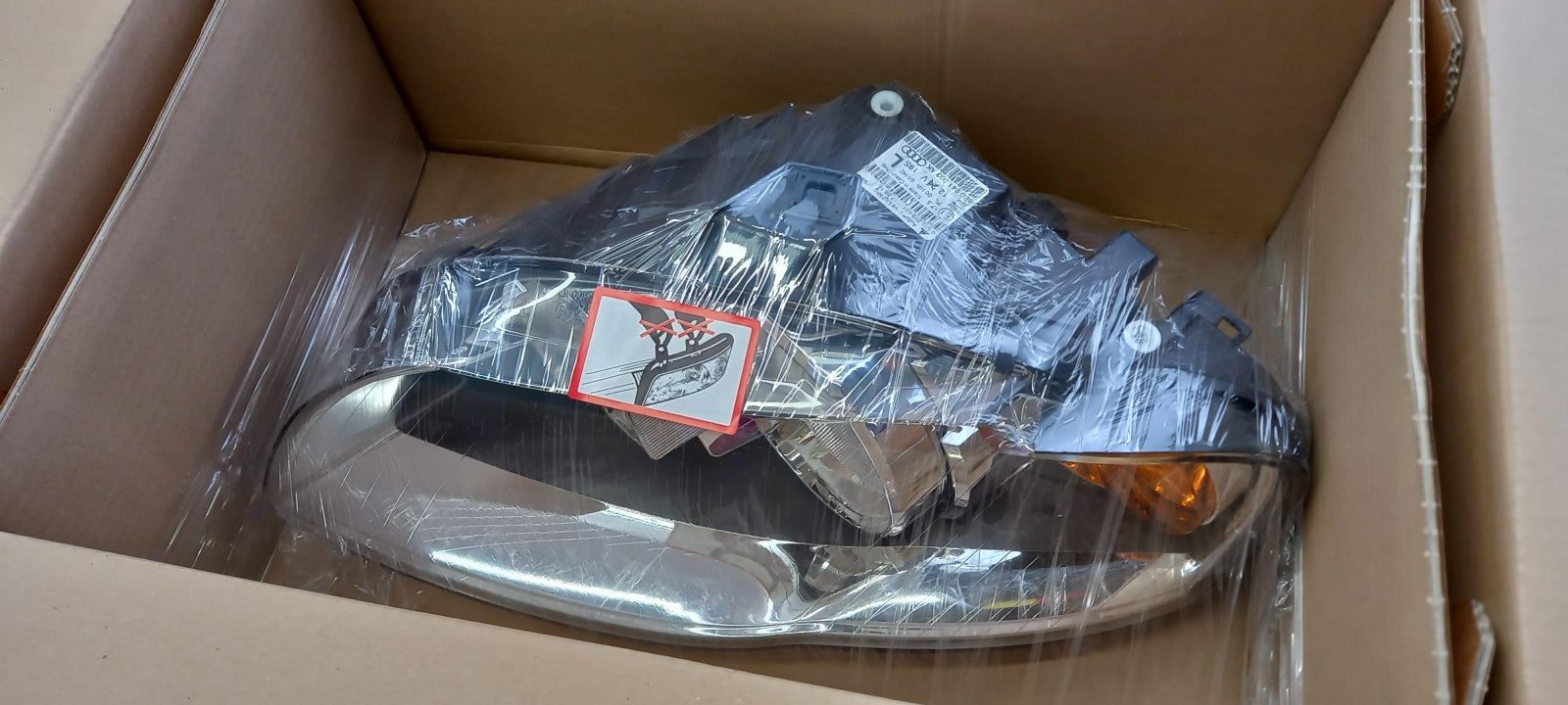 Original OE Volkswagen Scheinwerfer 8E0941003AK