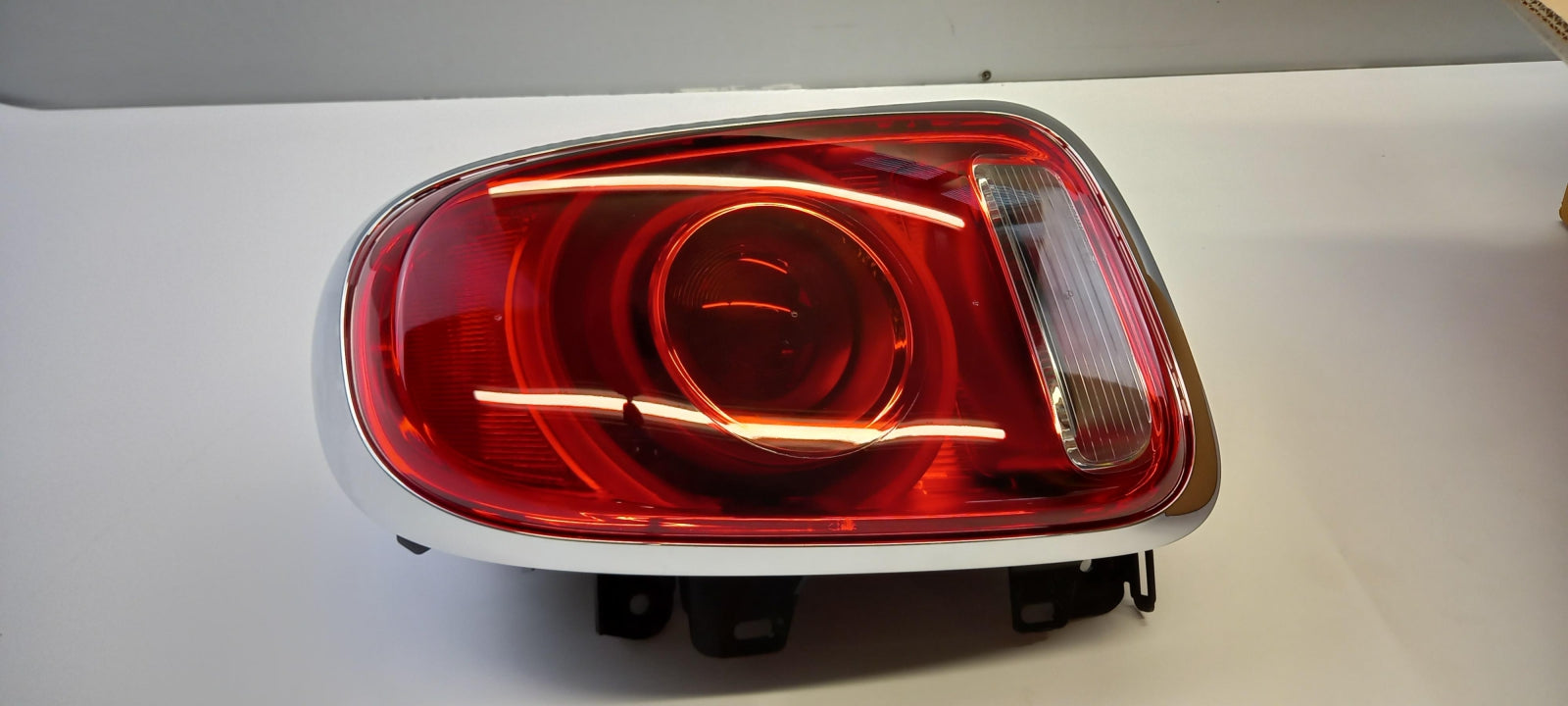 Original OE BMW Heckleuchte 63219477156