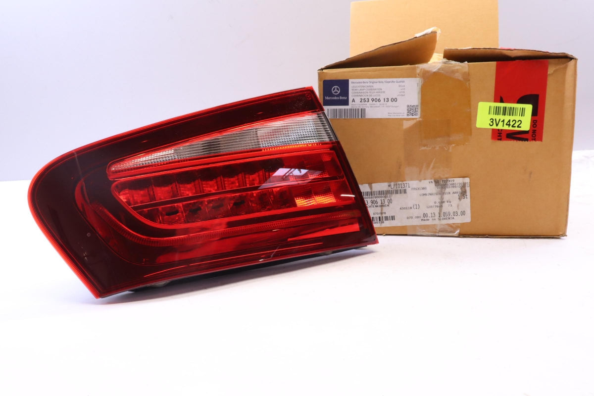 Original OE MERCEDES-BENZ Heckleuchte A2539061300