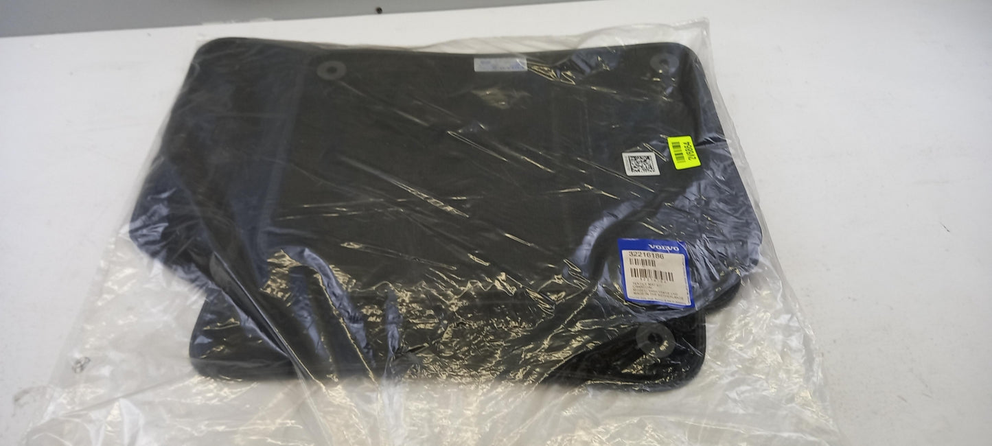 Original OE VOLVO Fußmattensatz 32216186