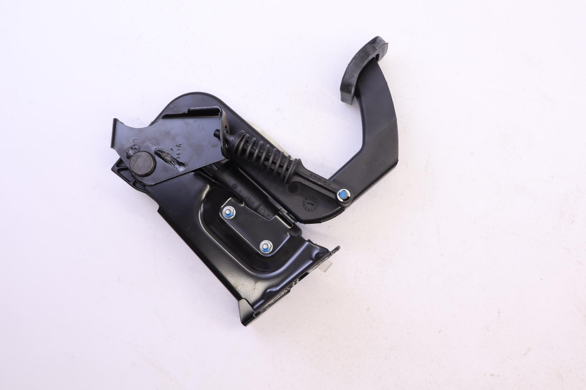 Original OE MERCEDES-BENZ Kupplungspedal A6392904501