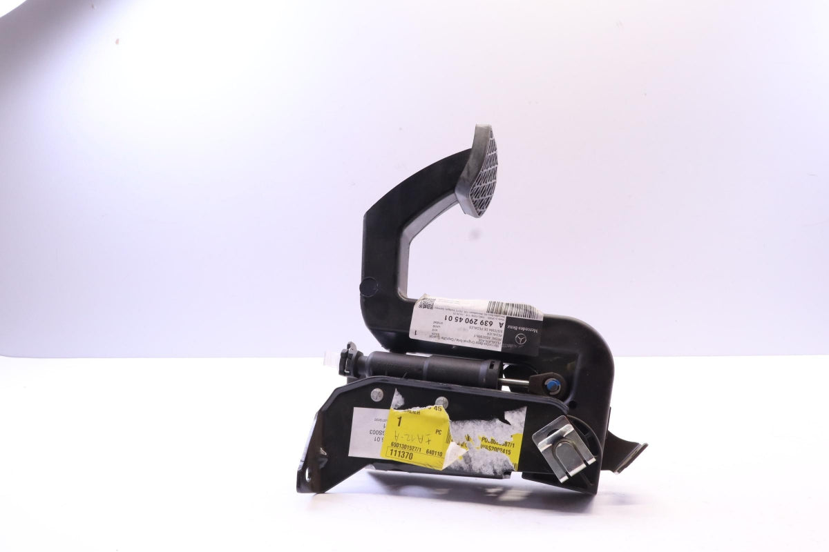 Original OE MERCEDES-BENZ Kupplungspedal A6392904501
